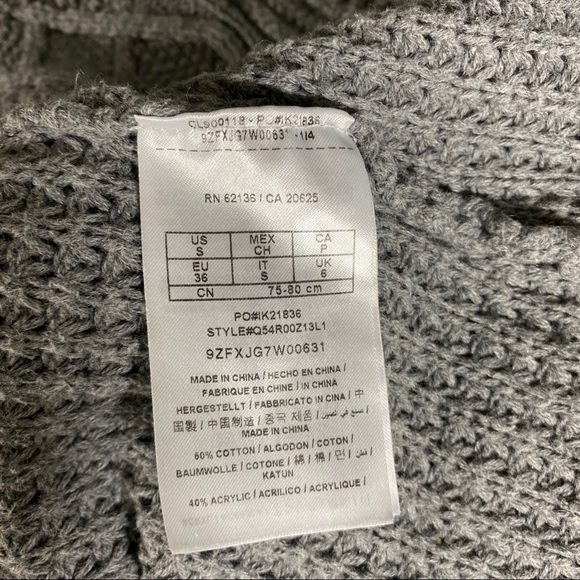 GUESS  Cable Knit  Sweater S/P Gray Long sleeve Scoop neck Sweater Zippe… - Picture 4 of 6